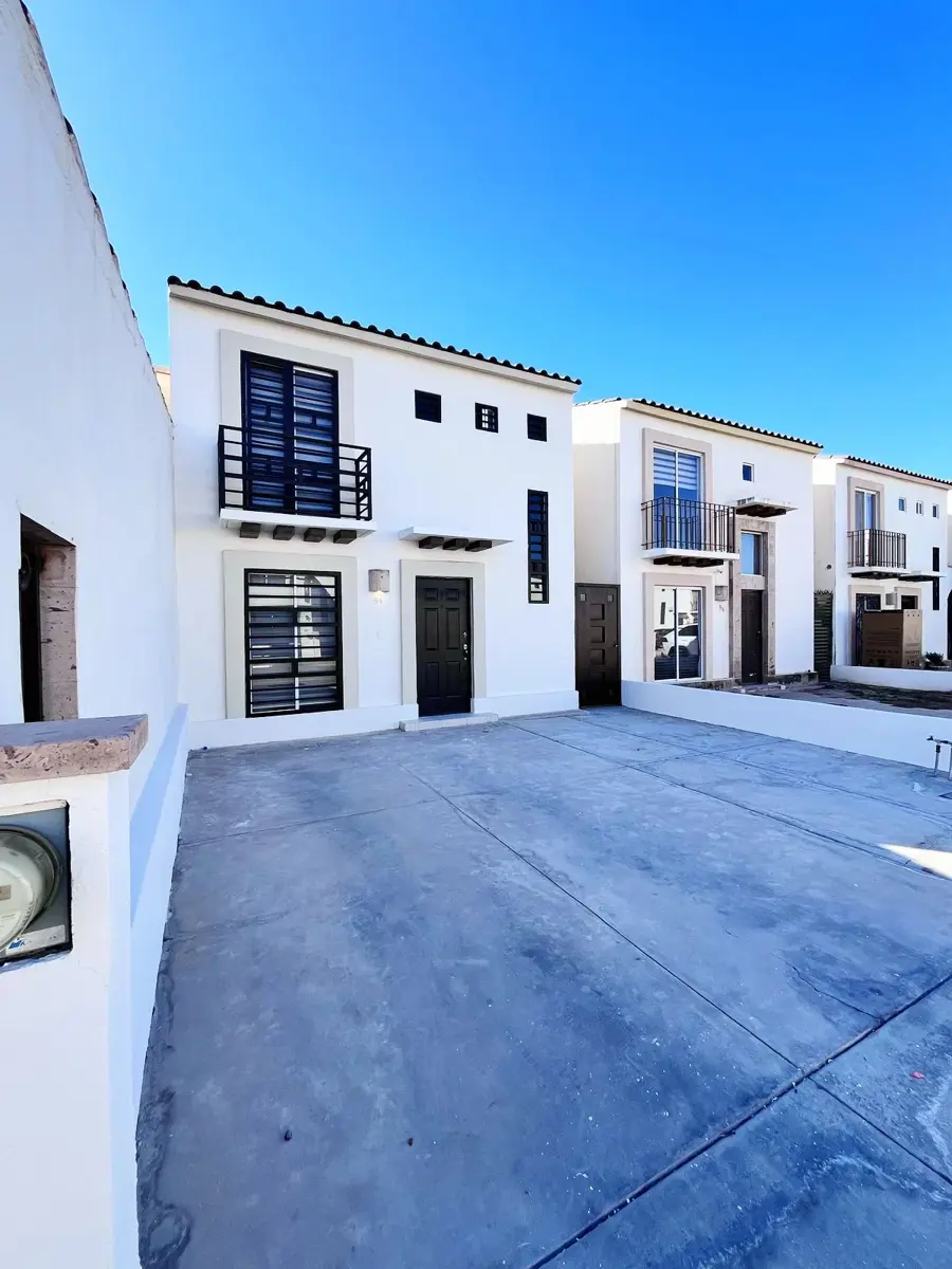 Casa en venta en Las Provincias, Hermosillo — foto 1 de 27