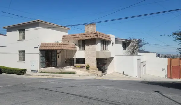 Casa en venta en Misión Cumbres 2 Sector, Monterrey — foto 2 de 4