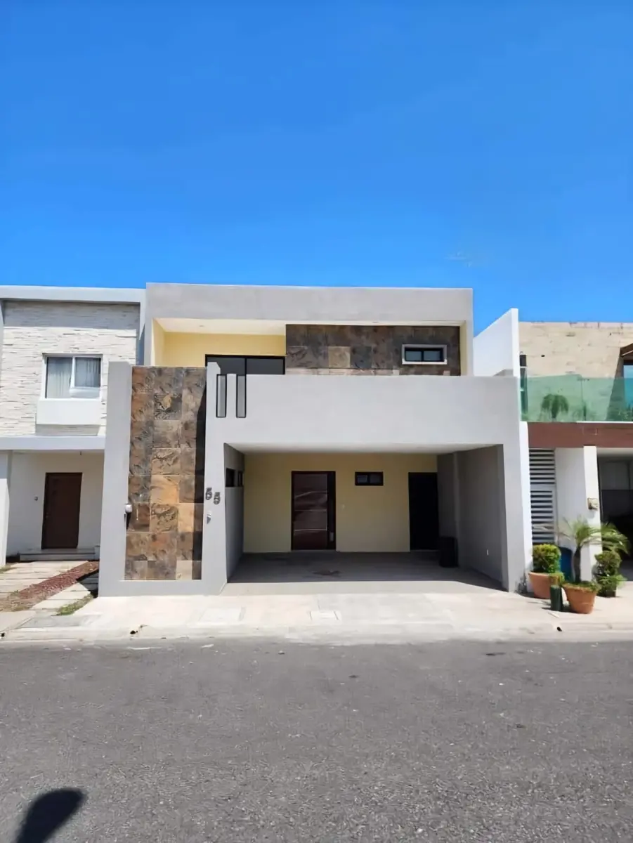 Casa en venta en Lomas de la Rioja, Alvarado — foto 1 de 8