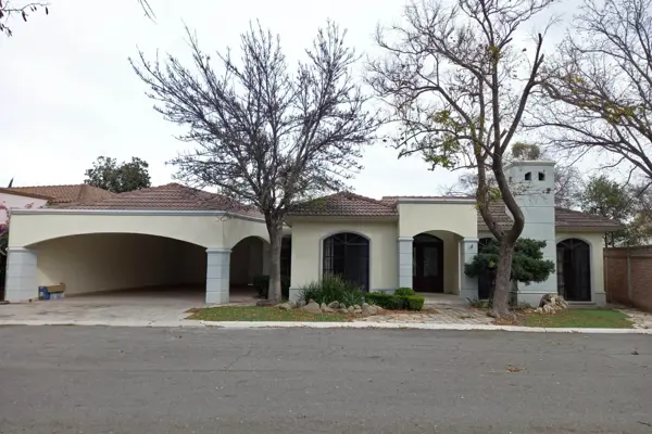 Casa en venta en Villas de San Carlos, Saltillo — foto 2 de 22