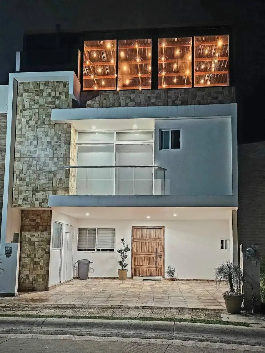 Casa en venta en Lomas de Angelópolis, San Andrés Cholula — foto 1 de 7