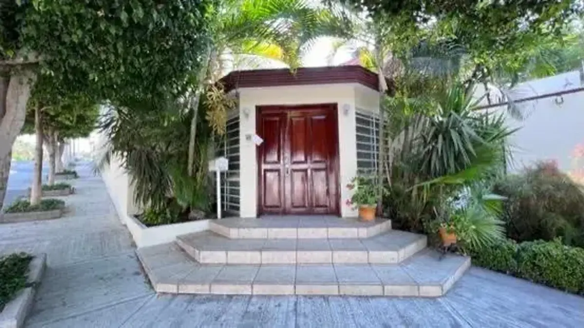 Casa en venta en Lomas de Circunvalacion, Colima — foto 1 de 10
