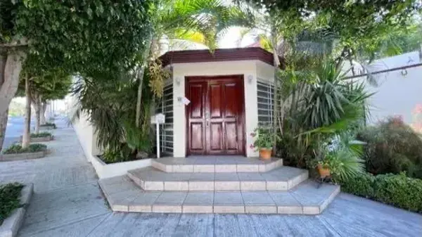 Casa en Venta en Lomas de Circunvalacion, Colima, Colima