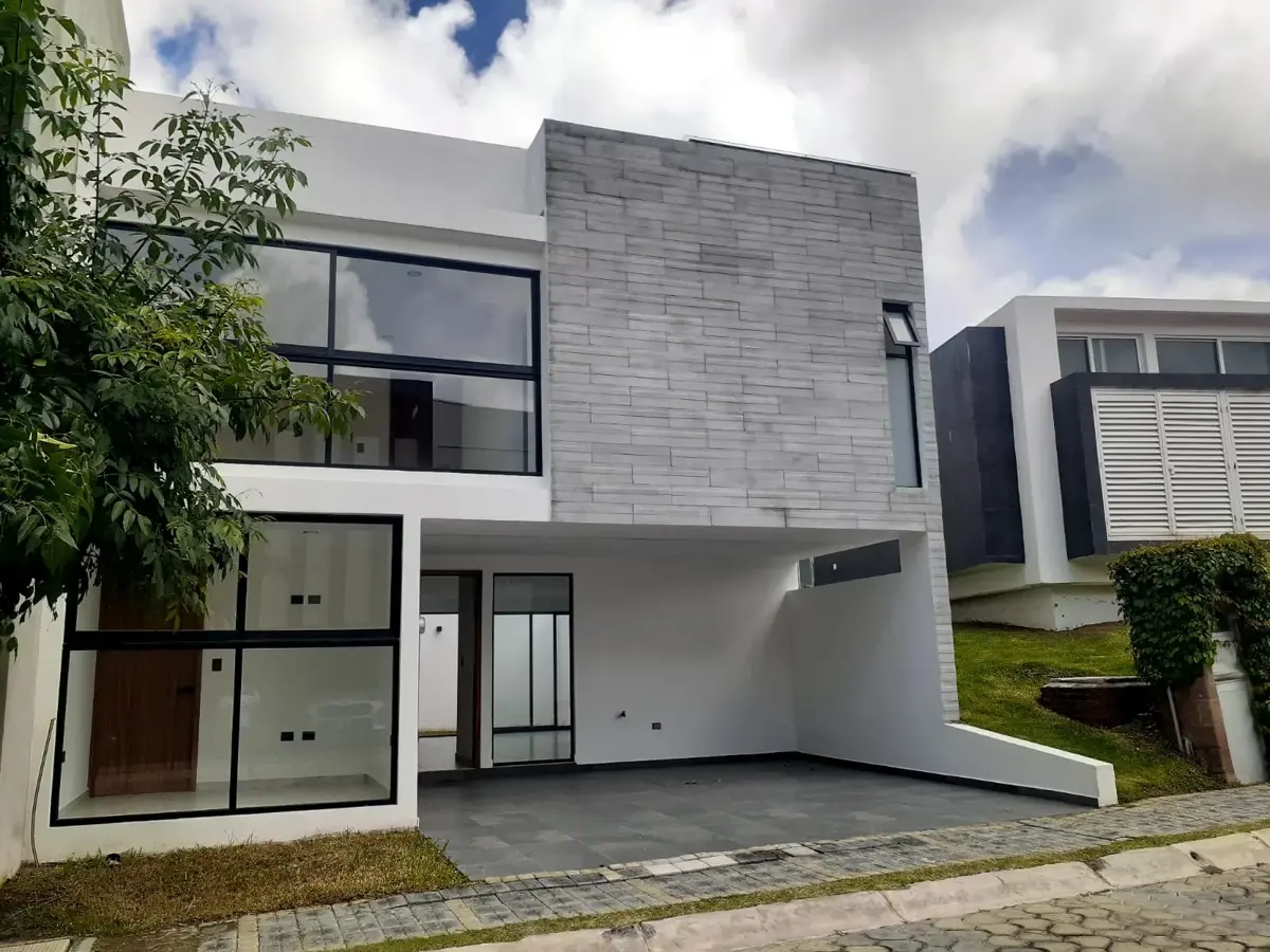 Casa en venta en Lomas de Angelópolis, San Andrés Cholula — foto 1 de 14