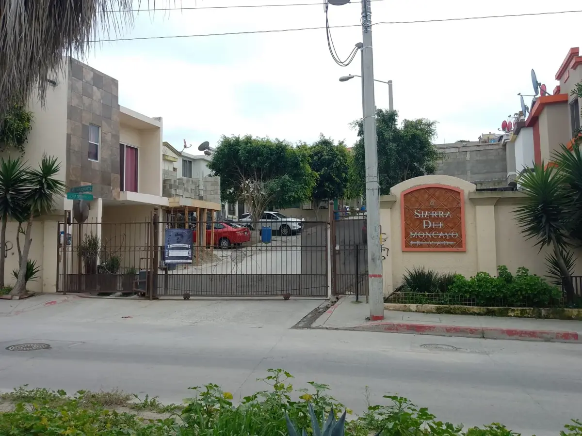 Casa en venta en Urbi Quinta del Cedro, Tijuana — foto 1 de 3
