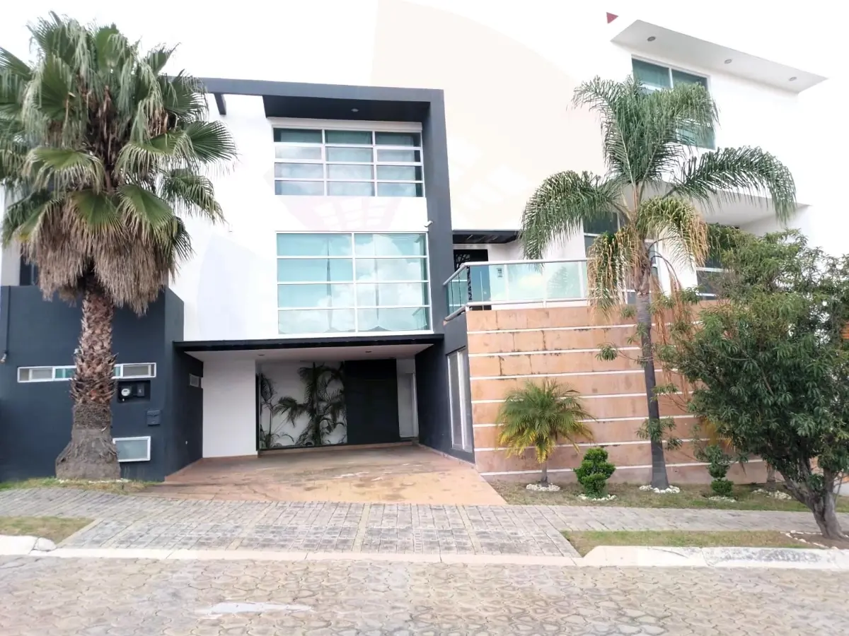 Casa en venta en Lomas de Angelópolis, San Andrés Cholula — foto 1 de 17