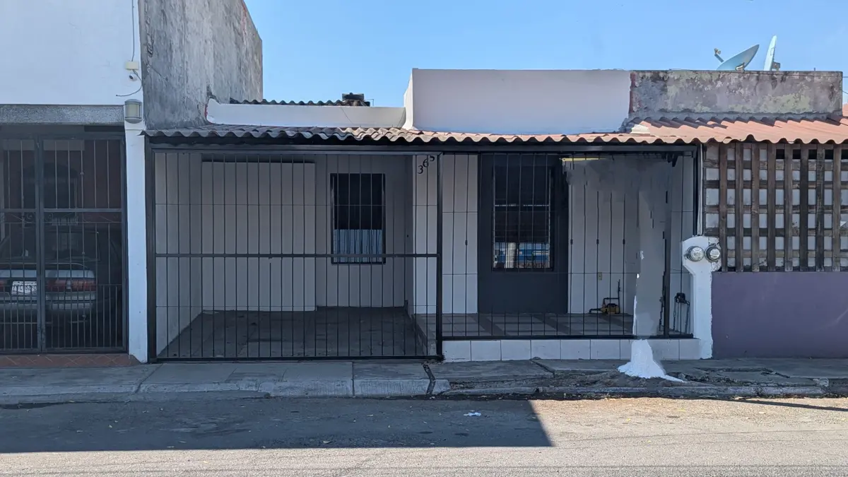 Casa en venta en Villas de Alameda, Villa de Álvarez — foto 1 de 14