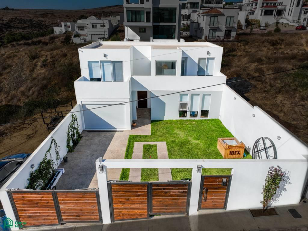 Casa en venta en Baja Malibú (Sección Lomas), Tijuana — foto 1 de 38