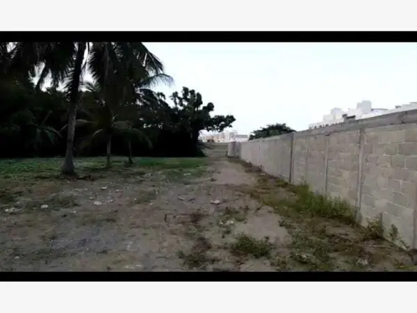 Terreno en venta en Graciano Sánchez Romo, Boca del Río — foto 2 de 8
