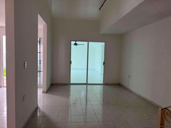 Casa en venta en Residencial Pensiones VII, Mérida — foto 3 de 16