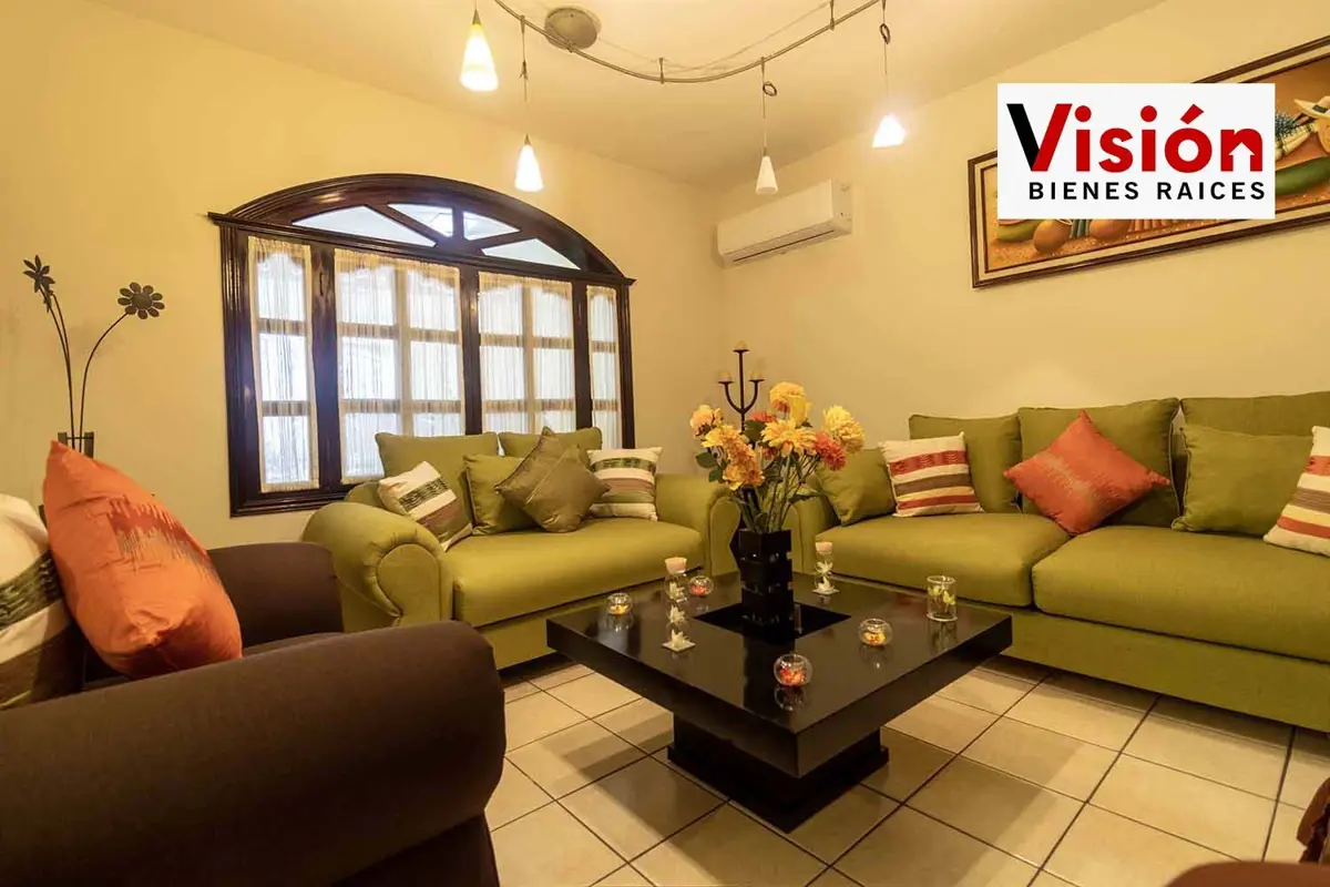 Casa en venta en Real del Angel, Centro — foto 1 de 14