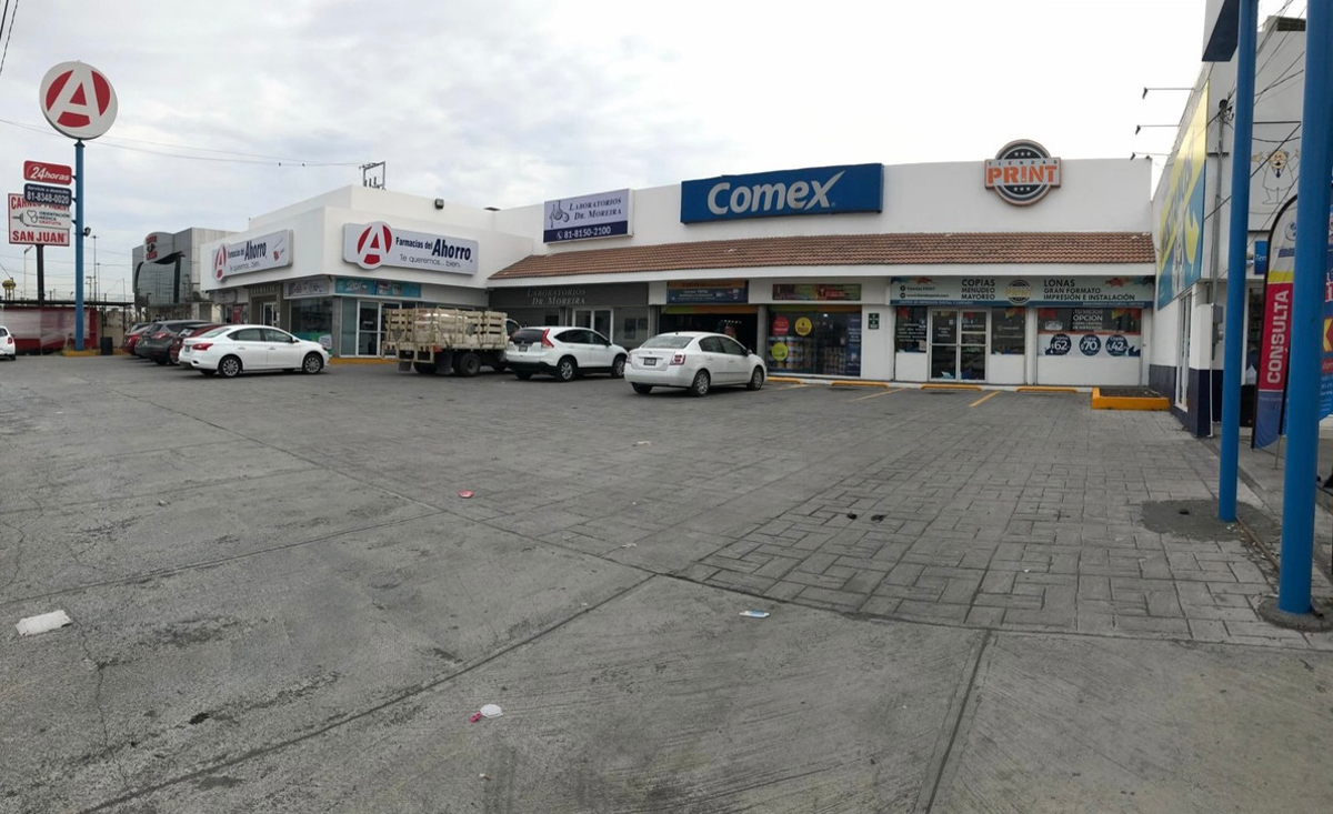 Local en renta en Cumbres San Agustin, Monterrey — foto 1 de 3