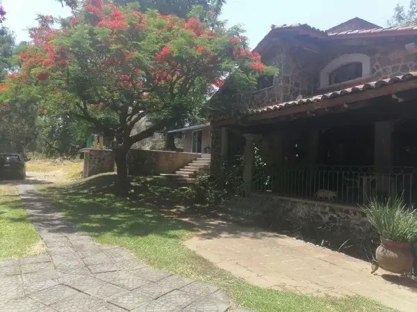 Casa en venta en Jardines de Ahuatepec, Cuernavaca — foto 2 de 35