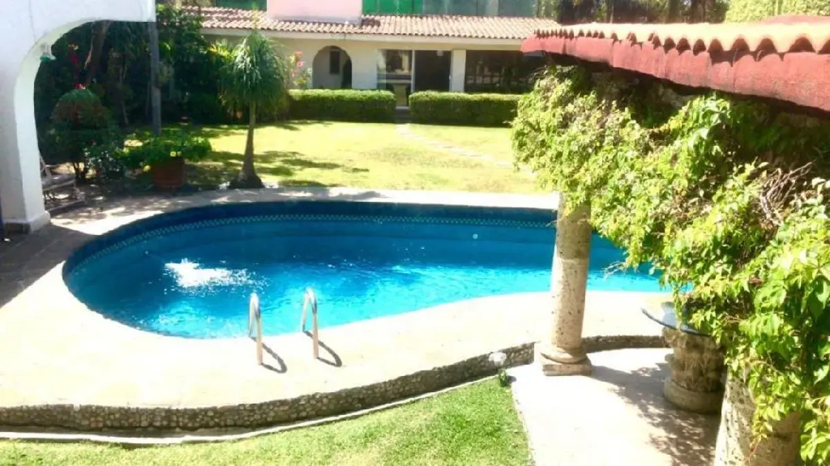 Casa en venta en Bello Horizonte, Cuernavaca — foto 1 de 35