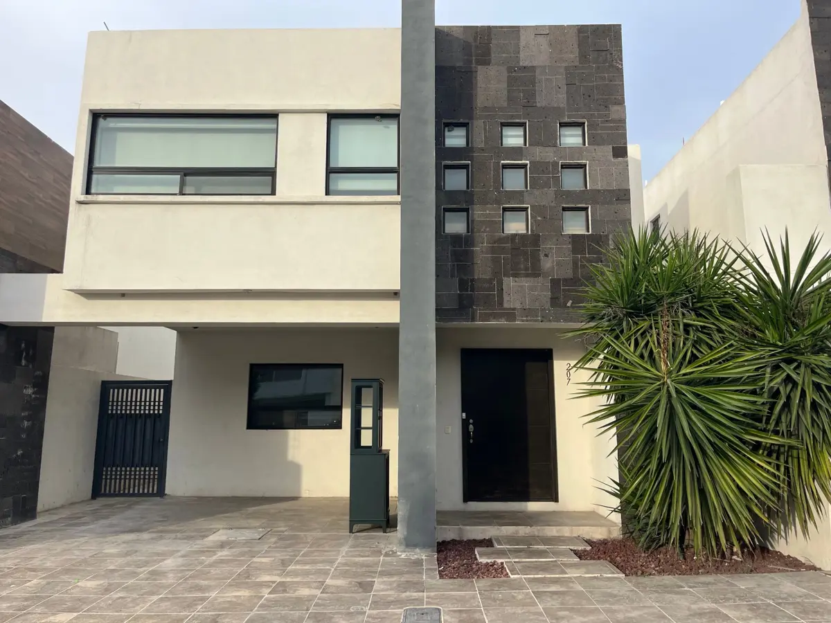 Casa en renta en Los Valdez, Saltillo — foto 1 de 8