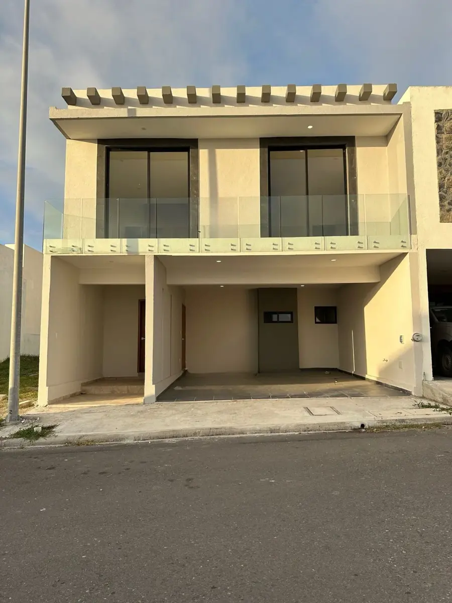 Casa en venta en Lomas de la Rioja, Alvarado — foto 1 de 12