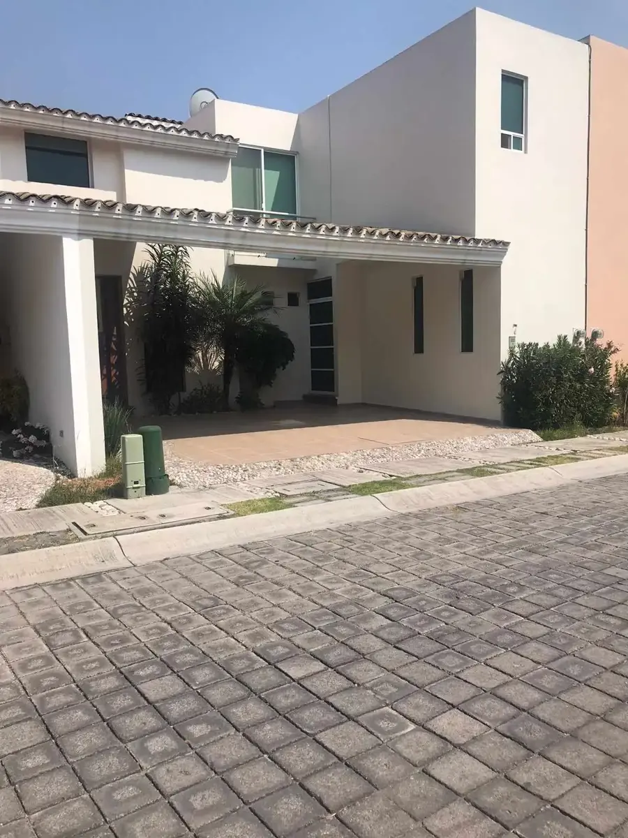 Casa en renta en Lomas de Angelópolis, San Andrés Cholula — foto 1 de 19