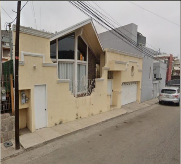 VENTA DE CASA BONITA EN MODERNA, ENSENADA BC