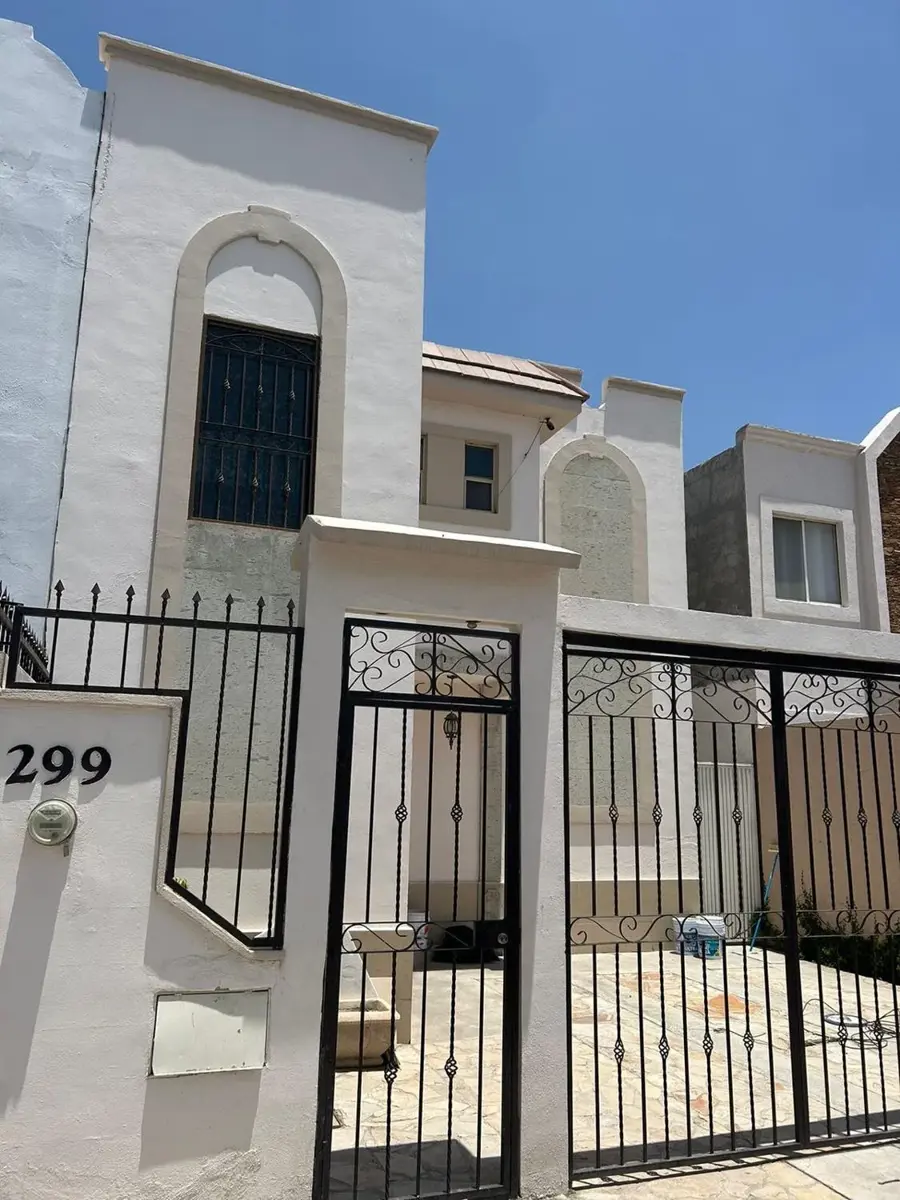 Casa en renta en Manantiales del Bosque, Ramos Arizpe — foto 1 de 20