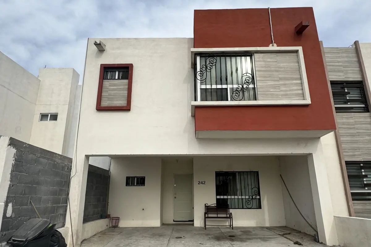 Casa en renta en Valle del Oriente, Arteaga — foto 1 de 12