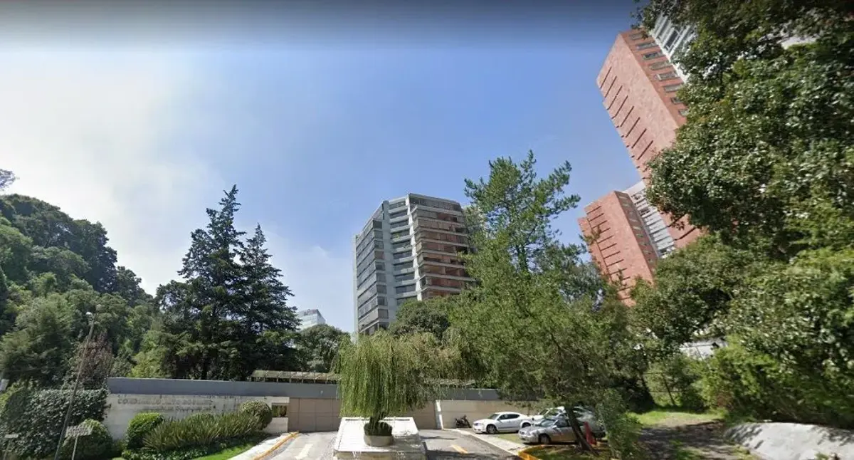 Terreno en venta en Bosques de las Lomas, Cuajimalpa de Morelos — foto 1 de 15
