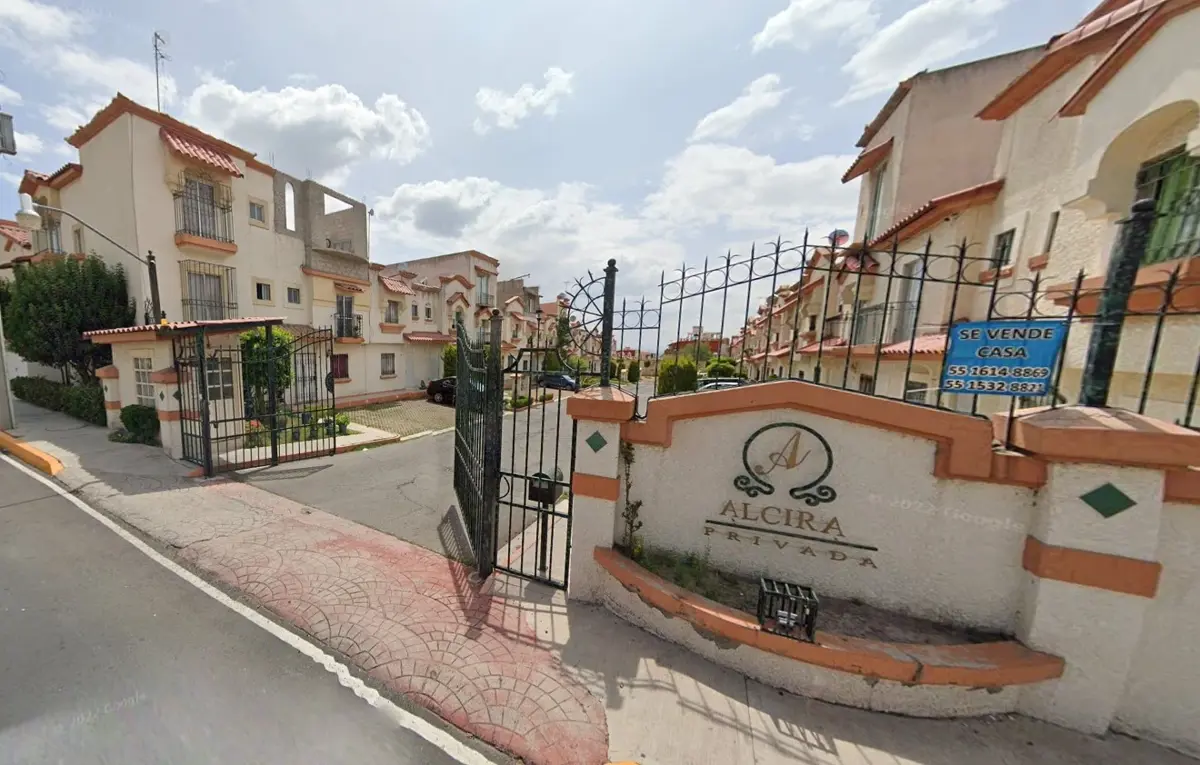 Casa en venta en Villa del Real, Tecámac — foto 1 de 41