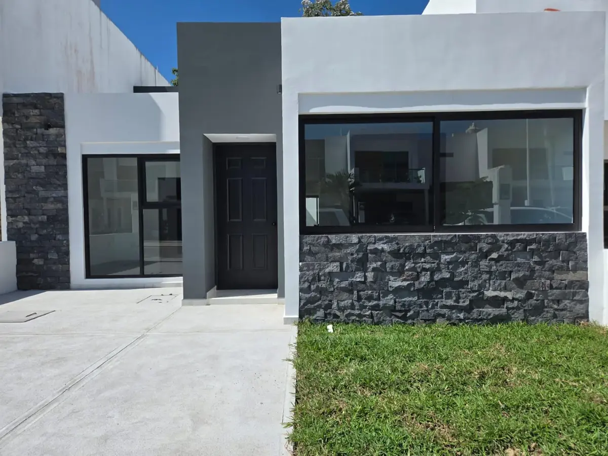 Casa en venta en La Joya, Centro — foto 1 de 32