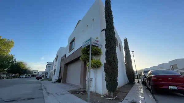 Casa en venta en Villa de las Palmas, Torreón — foto 2 de 32