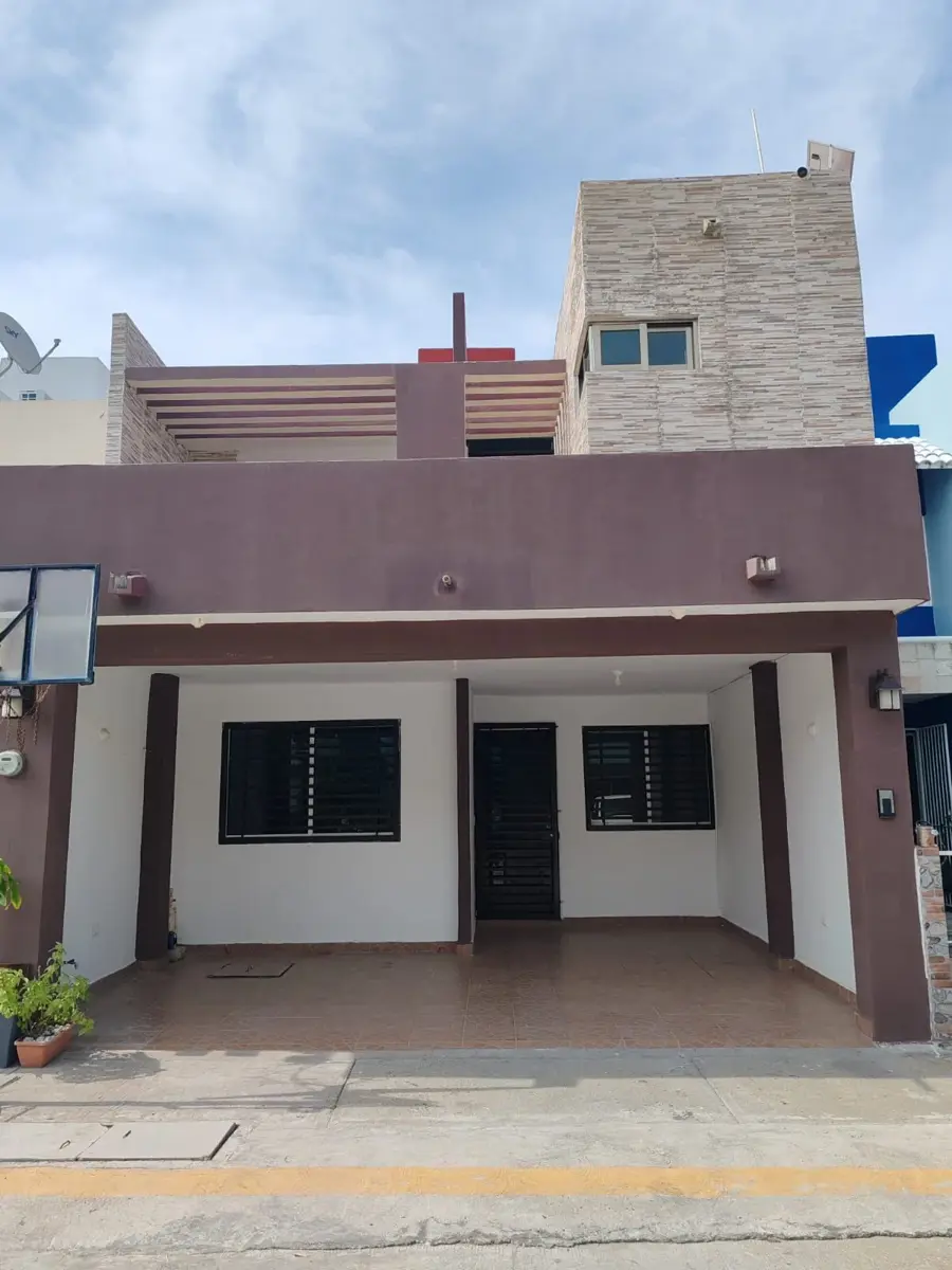 Casa en renta en La Joya, Centro — foto 1 de 6