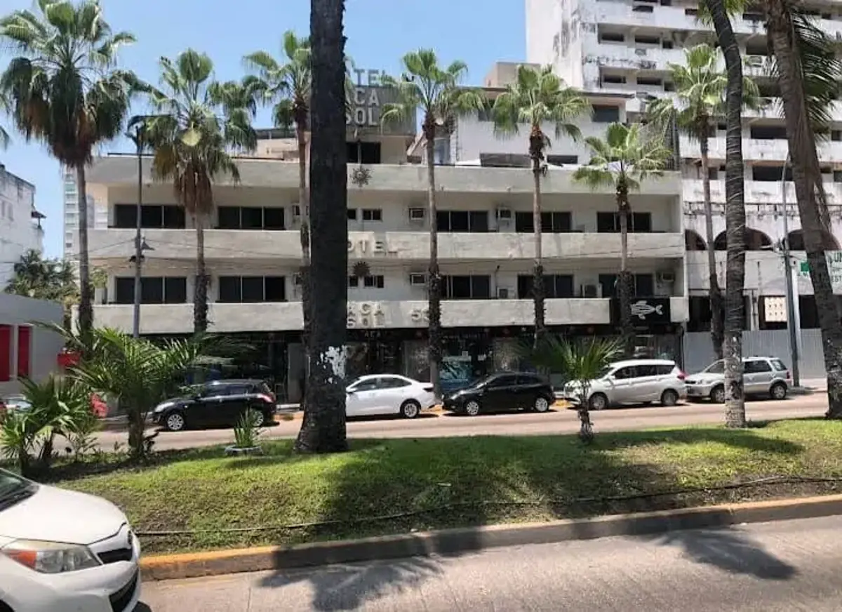 Hotel en venta en Club Deportivo, Acapulco de Juárez — foto 1 de 15