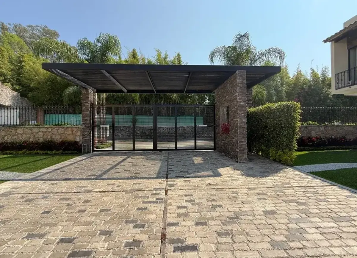 Casa en venta en Residencial Lomas de Jiutepec, Jiutepec — foto 1 de 20