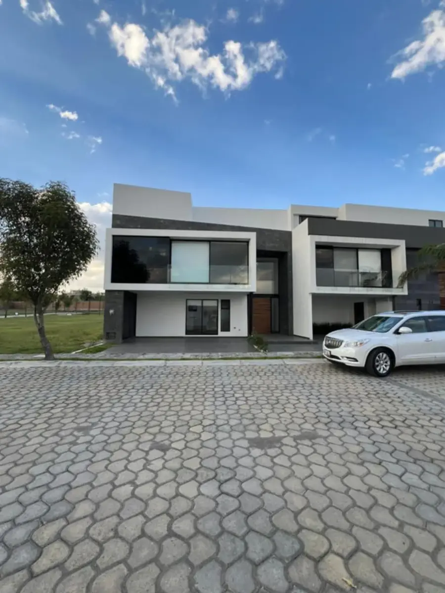 Casa en renta en Lomas de Angelópolis, San Andrés Cholula — foto 1 de 23