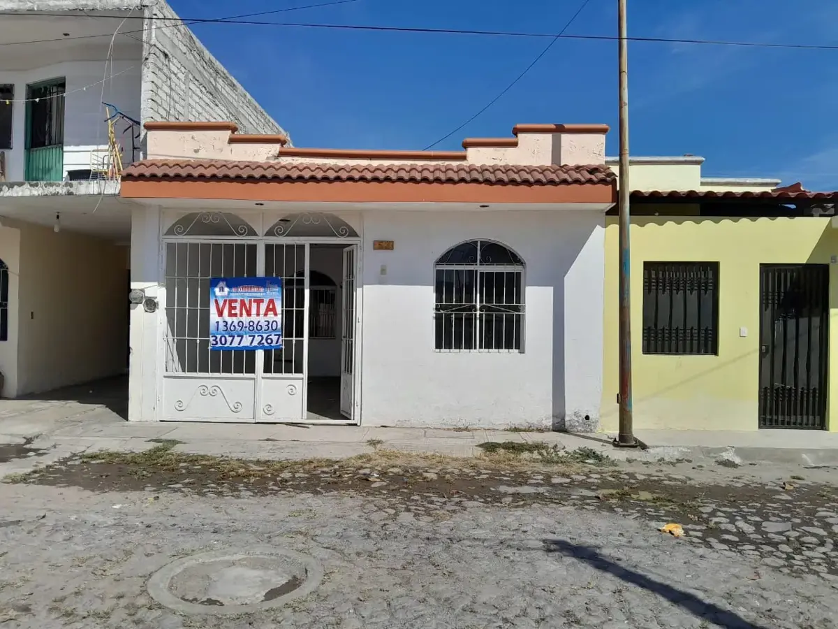 Casa en venta en Jardines del Valle, Tepic — foto 1 de 9