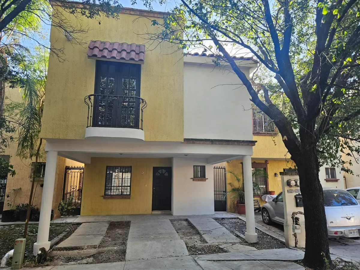 Casa en venta en Privada San Carlos, Guadalupe — foto 1 de 13