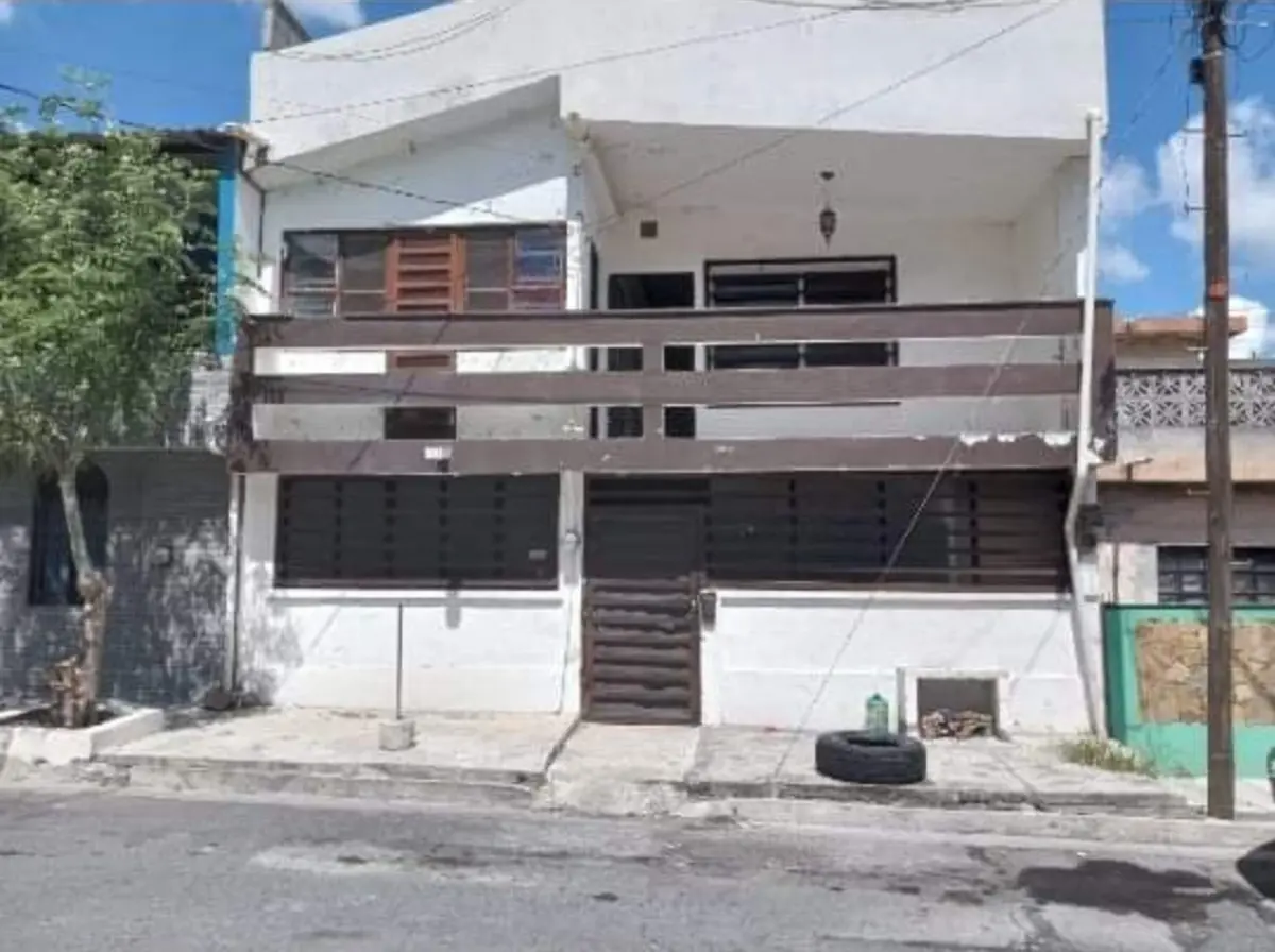 Casa en venta en Villa Olimpica, Guadalupe