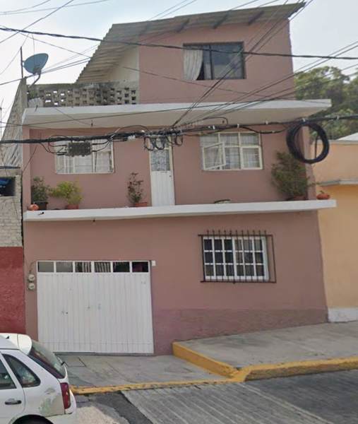 Casa en Remate con Posesión Inmediata en Tlalnepantla de Baz, Cerca de Servicios