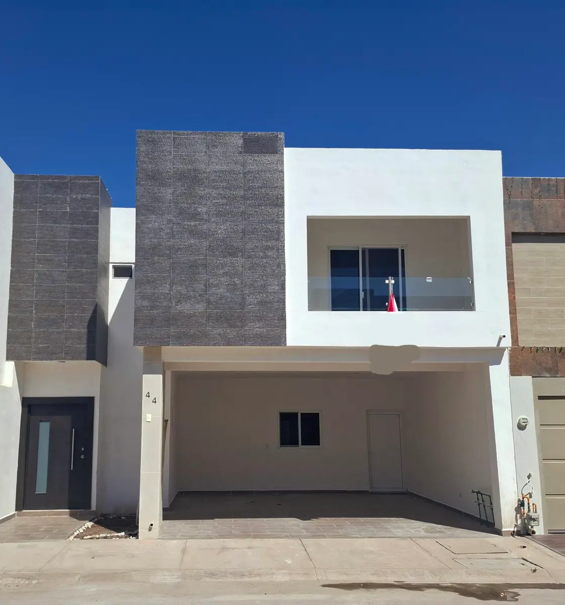 EXCELENTE CASA EN CIRCUITO CERRADO