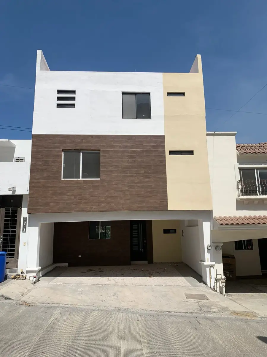 Casa en venta en Pedregal la Huasteca, Santa Catarina — foto 1 de 16