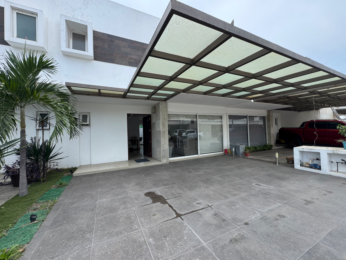 Casa en venta en La Orilla, Lázaro Cárdenas — foto 1 de 24