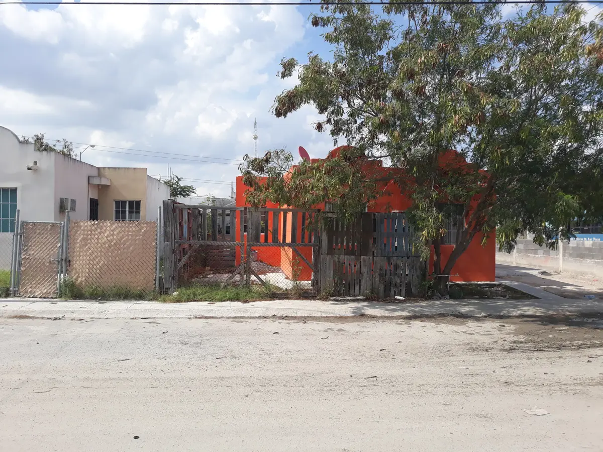 Casa en venta en Rincon de las Flores, Reynosa — foto 1 de 12