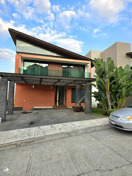 Casa en venta en Montaña Monarca I, Morelia — foto 2 de 48