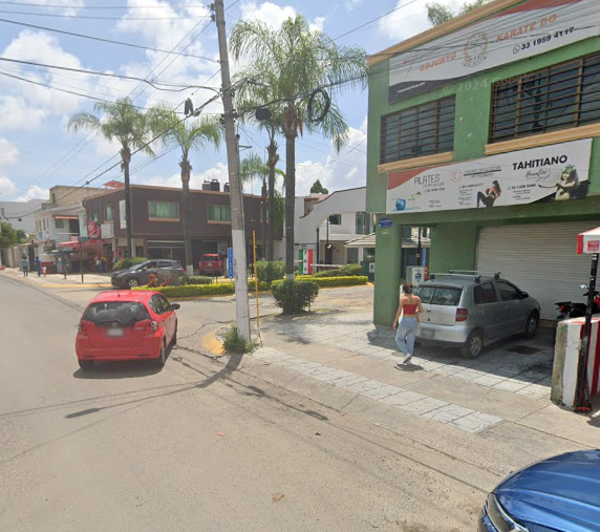Casa en venta en Viveros del Valle, Zapopan — foto 3 de 12
