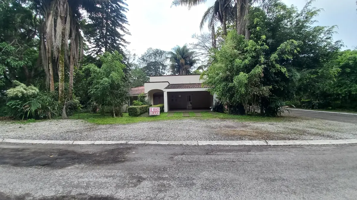 Casa en venta en Briones, Coatepec — foto 1 de 17