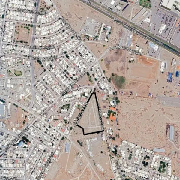 Casa en venta en Puerta de Hierro I, Juárez — foto 2 de 13