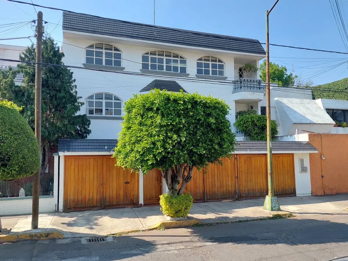 Casa en venta en Toriello Guerra, Tlalpan — foto 1 de 36