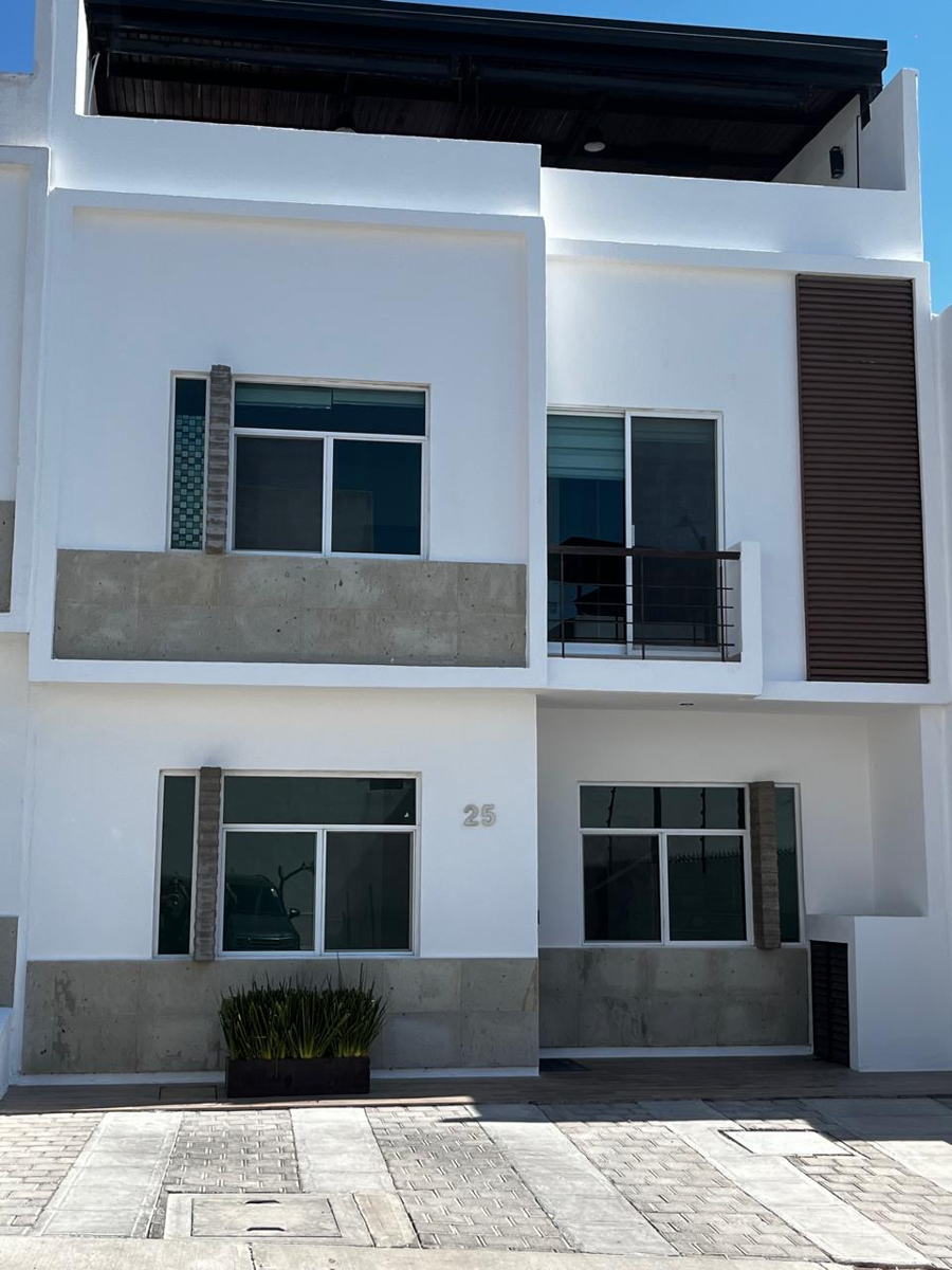 Casa en venta en Colinas del Santuario, Corregidora — foto 1 de 38