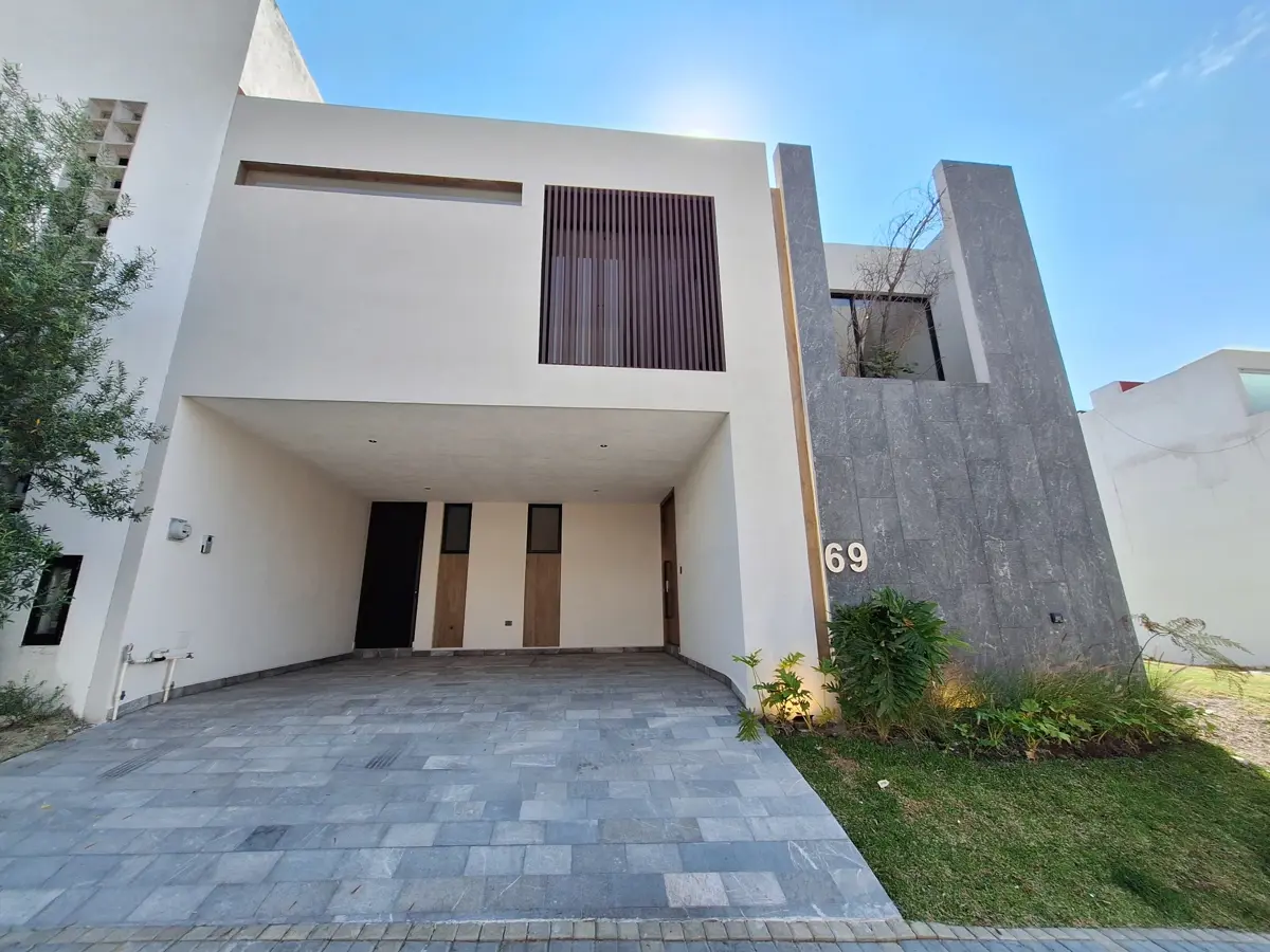 Casa en venta en Lomas de Angelópolis, Ocoyucan — foto 1 de 37