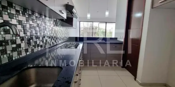 Casa en venta en Altavista Residencial, Zapopan — foto 3 de 18