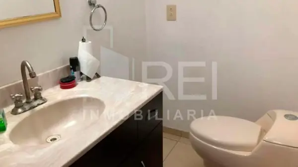 Casa en venta en Parques del Bosque, San Pedro Tlaquepaque — foto 3 de 7