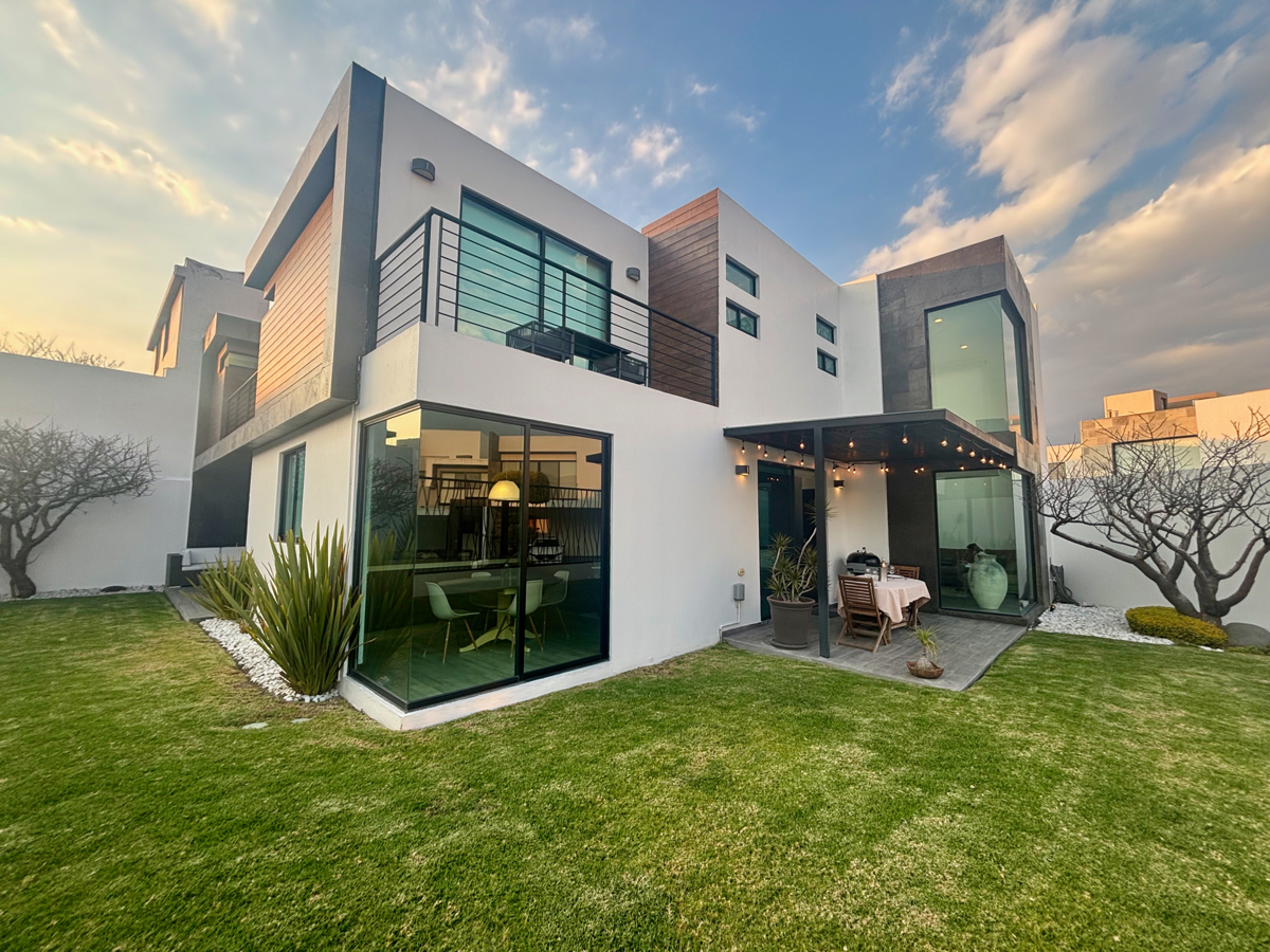 Casa en venta en Lomas de Angelópolis, Ocoyucan — foto 1 de 30